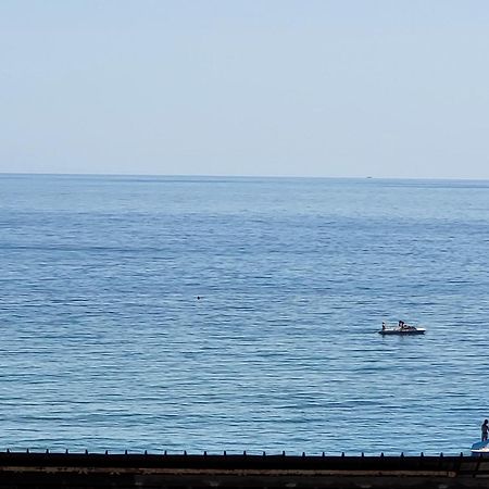Varazze Suite Endless Sea Bagian luar foto